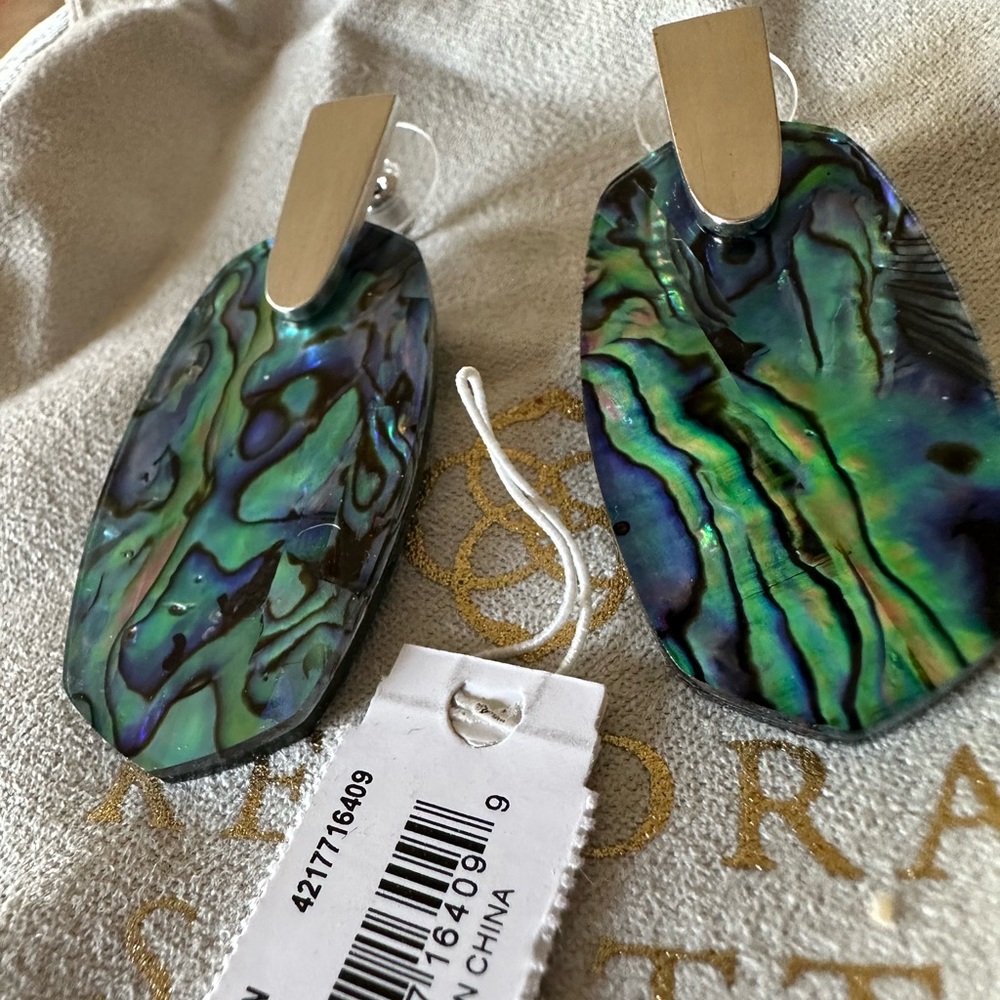 NWT Kendra Scott Aragon